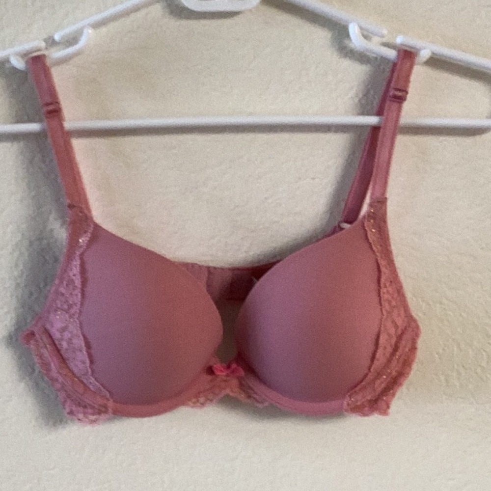 VICTORIA’S SECRET 🌸 Dream Angels 🌸 Smooth & Lace Push-Up Bra